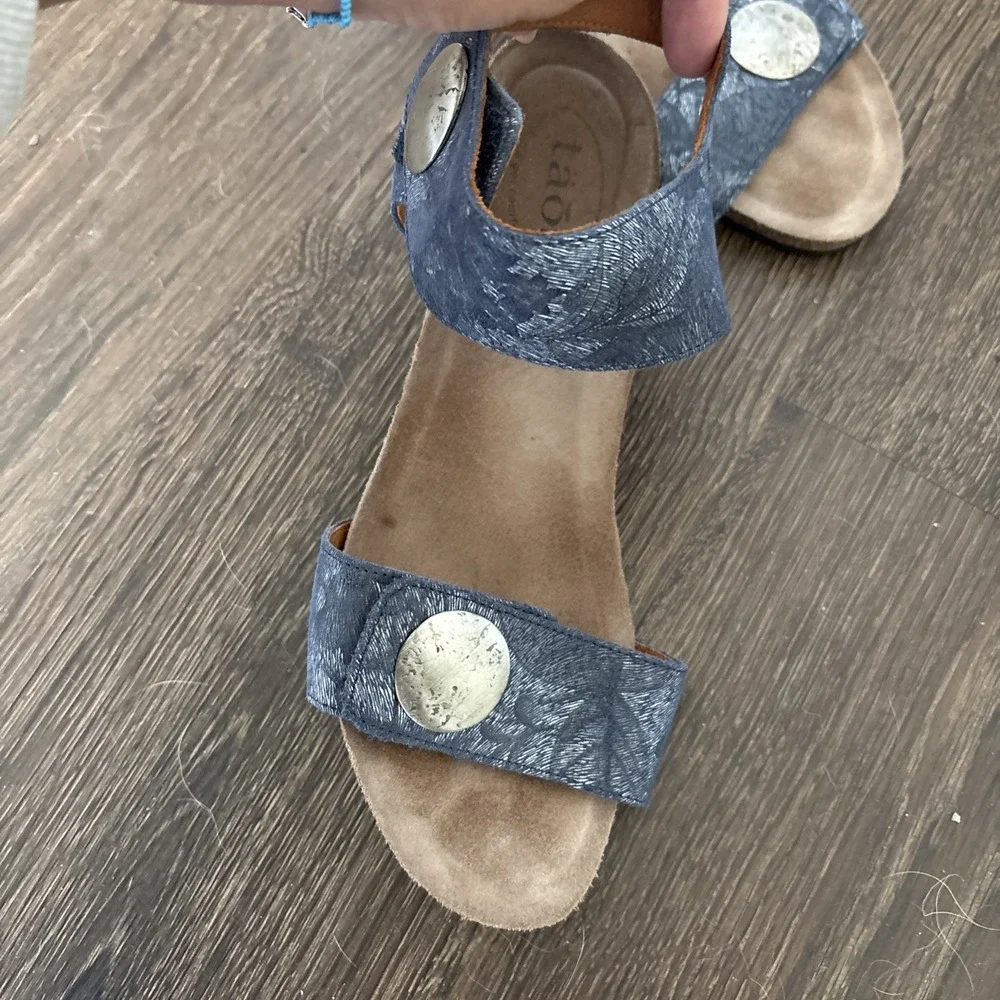 Taos Carousel 2 Blue Suede Floral Wedge Heel Ankle Strap Sandal Women 8/8.5 MINT